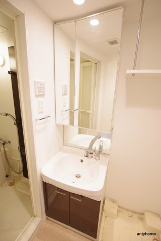 エスプレイス新大阪サウスゲート　仲介手数料無料の浴室