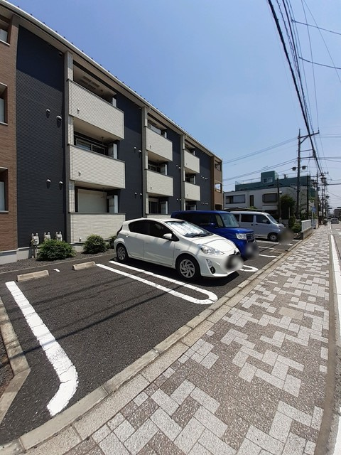 フォンテーヌ・カルムの駐車場