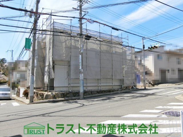 神戸市垂水区多聞台3丁目　新築戸建の前面道路含む現地写真
