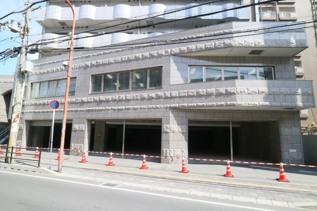 ルミエール八尾駅前１階店舗 八尾の仲介手数料無料の賃貸 ルームラボ