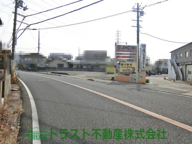 玉津町高津橋　売り土地　県道に面していますの前面道路含む現地写真