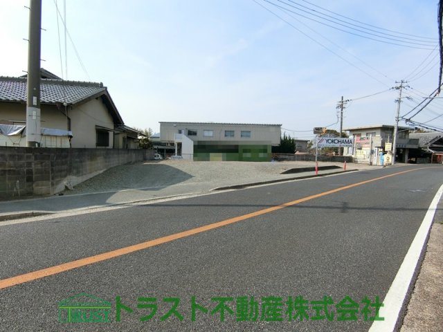 玉津町高津橋　売り土地　県道に面していますの前面道路含む現地写真
