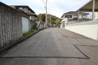 【前面道路含む現地写真】 | 東側前面道路