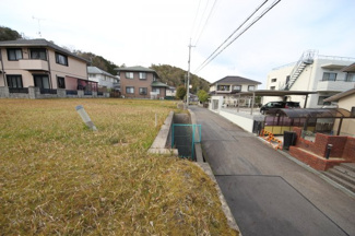 【前面道路含む現地写真】 | 敷地と東側道路