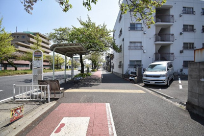 【周辺】 | ニッコーハイツ鶴見本町 | 物件前バス停