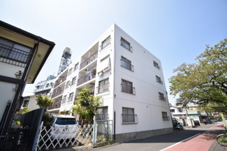 【外観】 | JR京浜東北線「鶴見」駅バス4分「本町通4丁目」停歩1分、京急本線「京急鶴見」駅徒歩17分、JR鶴見線「弁天橋」駅徒歩9分！