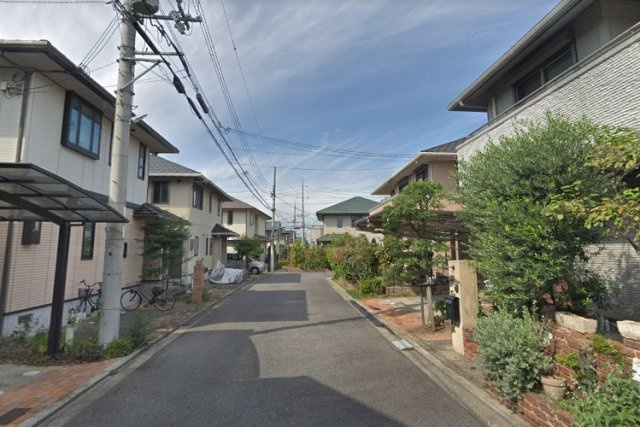 岸和田市行遇町　戸建の前面道路含む現地写真