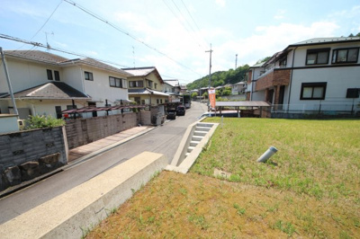 【前面道路含む現地写真】 | 大津市花園町21　土地分譲 | 2019年6月撮影、道路境界から前面道路別角度