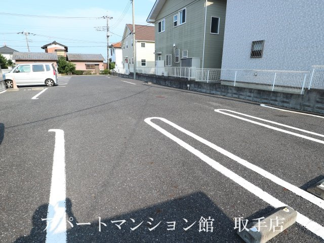 サニーガーデンの駐車場