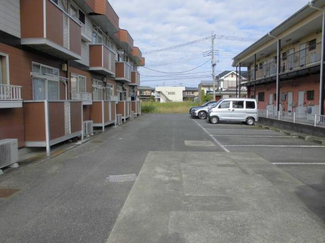 カーサ水海道の駐車場
