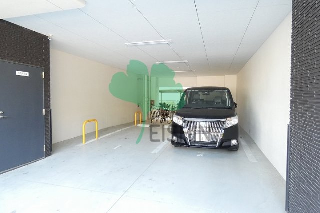ラフレシーサ博多駅南2の駐車場