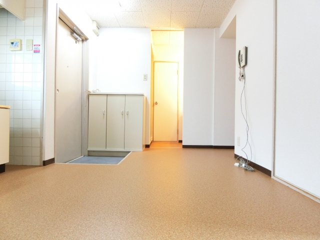 ツカサロイヤルハイツ千代田の居間・リビング