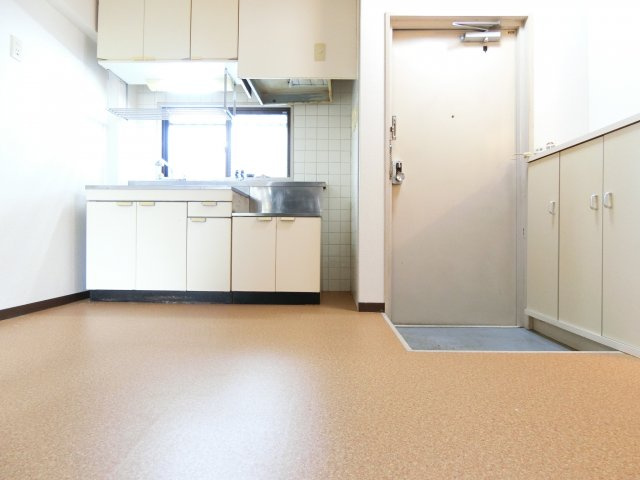 ツカサロイヤルハイツ千代田の居間・リビング