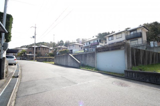 【前面道路含む現地写真】