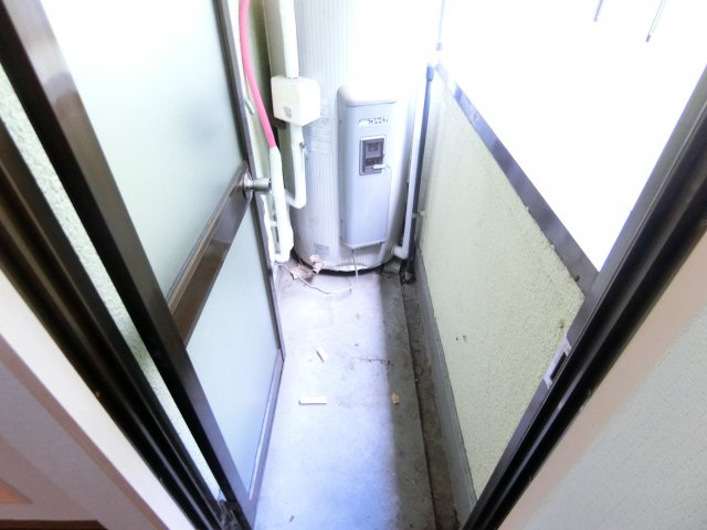 ロイヤルクレイン汐ノ宮のバルコニー