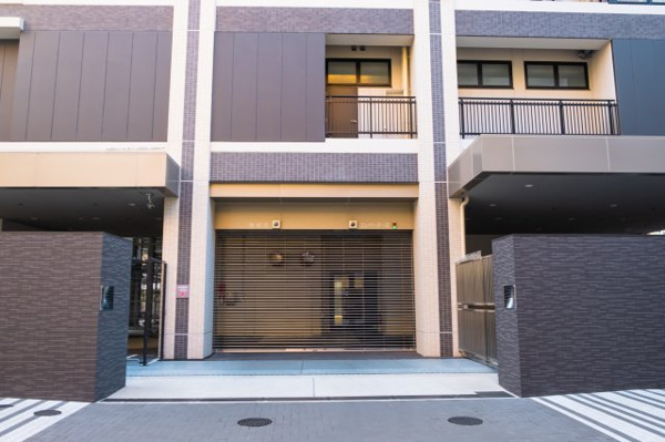 【駐車場】 | 【敷地内駐車場】タワーパーキングなので、愛車が風雨にさらされることもありません☆
