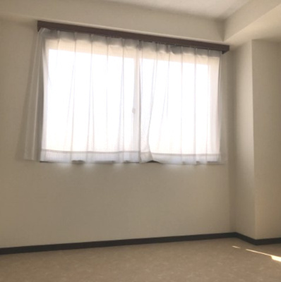 【洋室】 | ハリマビル | 個人の部屋や寝室として使える洋室です