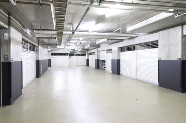 【駐車場】 | 【地下ガレージ】自走式なので待ち時間もなく、シャッター開閉もリモコン操作でスムーズ☆