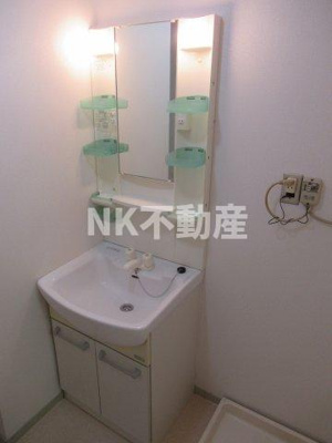 【洗面所】 | コーポラス小阪（河内小阪賃貸） | スペースが確保できる洗面所です