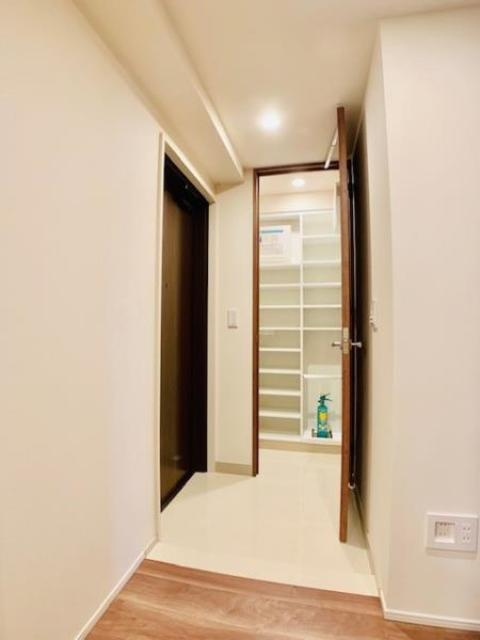 台東区池之端１丁目の賃貸マンションの玄関|同タイプ参照