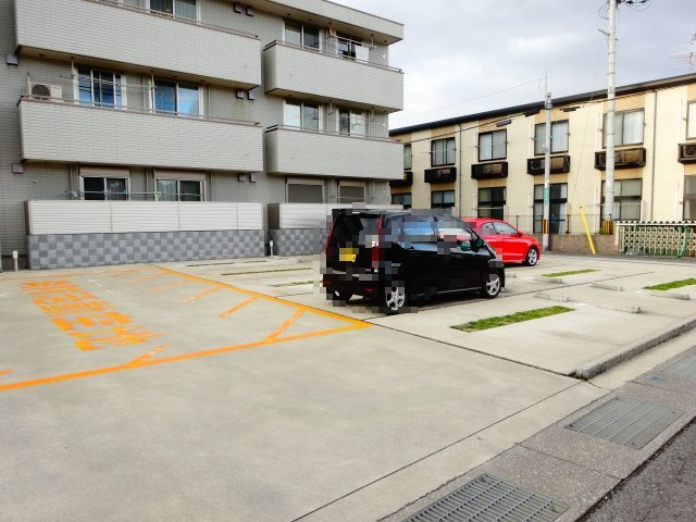 トゥールブランシュM&Mの駐車場