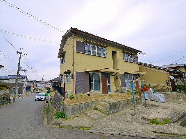北郡山貸家の外観