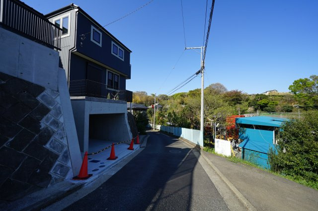 保土ヶ谷区上菅田町　新築戸建の前面道路含む現地写真