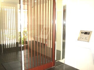 ParkAxis浅草橋のエントランス|モニター付オートロックセキュリティです