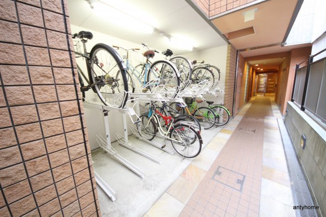南森町プライマリーワン　仲介手数料無料の駐車場
