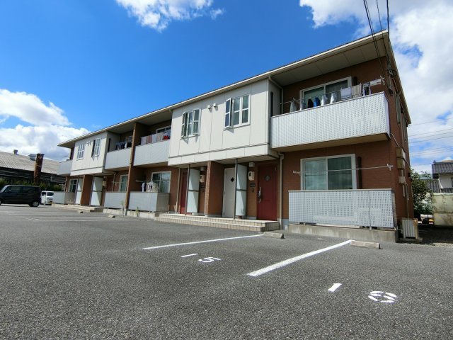 パインデュー　A棟の外観