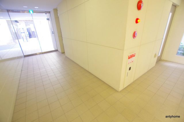 ソレイユ中崎　仲介手数料無料のロビー