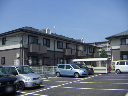 ハイカムールつばさの外観