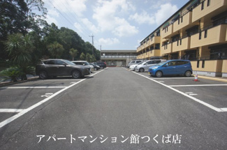 【駐車場】