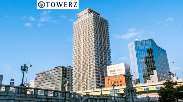 【外観】 | 【外観】～大人の空想邸宅～中之島対岸に生まれる先進と伝統。空と川面をつなぐウォーターブルーの外観！