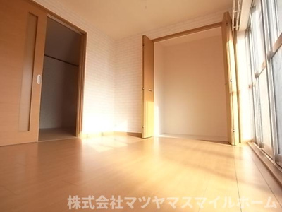 【寝室】 | ジュエル壱番館