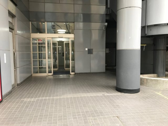 竹生第２ビルのエントランス