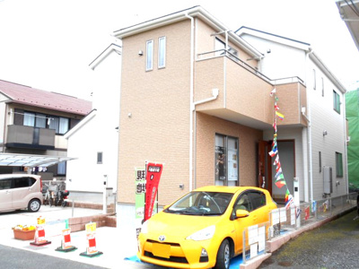 【外観】 | さいたま市　見沼区　丸ケ崎　町　全2棟　2号棟　32坪 らすと1棟 | 物件の外観です。2380から2200万円に価格変更です。カーテンレール付き。