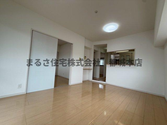 スカイコート年見の居間・リビング