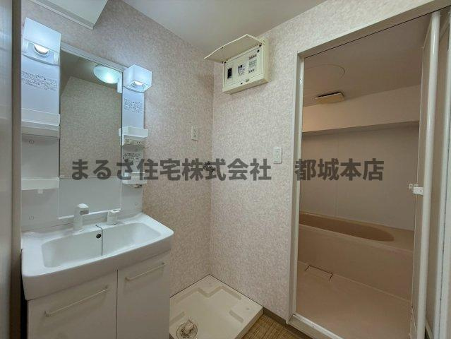 スカイコート年見の洗面所