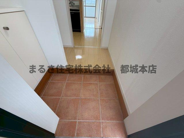 スカイコート年見の玄関