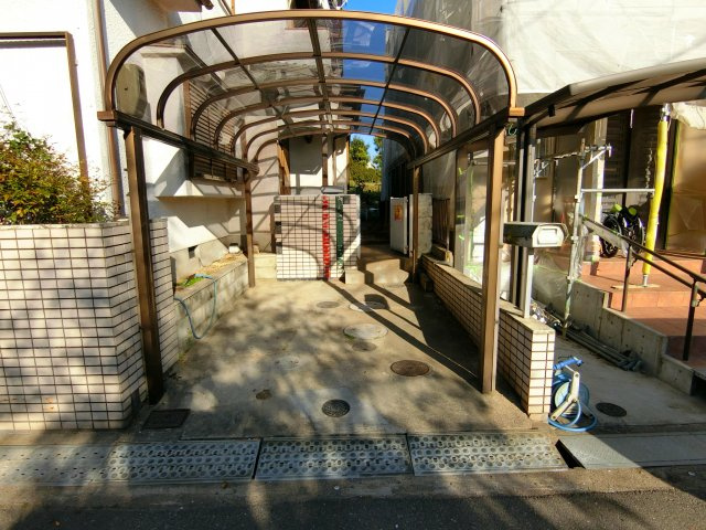 鍛治屋町貸家の駐車場