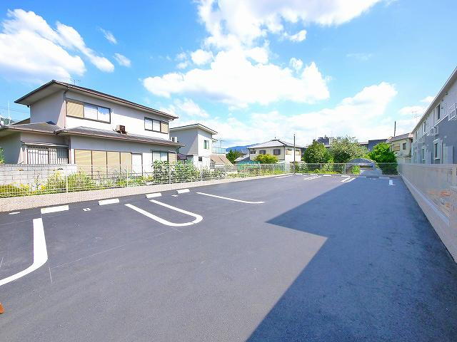 グランドソレーユの駐車場|カースペースがあります