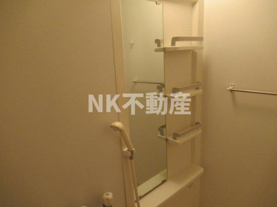 【浴室】 | リヴィエール菱南（河内小阪賃貸） | お風呂に鏡があります
