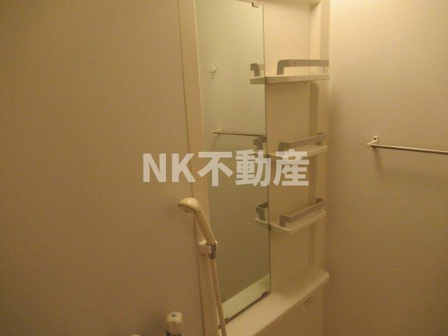 【浴室】 | リヴィエール菱南（河内小阪賃貸） | お風呂に鏡があります