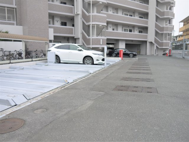 エイルマンション久留米東プレステージの駐車場
