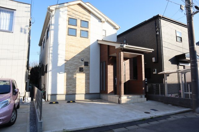 花見川区作新台７丁目　平成２８年建築　惜譲　築浅中古戸建　注文建築の外観|花見川区作新台７丁目　中古戸建　平成２８年建築　惜譲です。作新小学校まで徒歩２分　室内はハウスクリーニングだけで即入居出来ます。