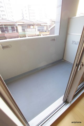 レジデンス京橋スクエア　仲介手数料無料のバルコニー