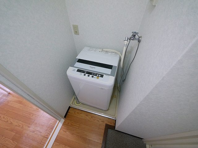 城戸ハイツ東棟の設備|嬉しい室内洗濯機置き場がございます。
