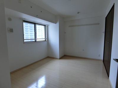 【洋室】 | ヴィラッセ福島