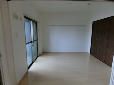 【洋室】 | ヴィラッセ福島